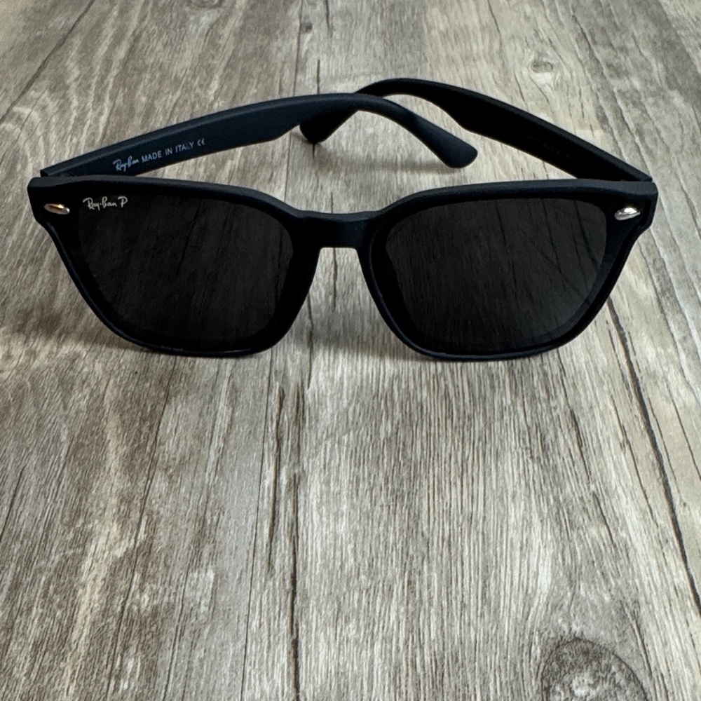 Ray-Ban Black Wrap Sunglasses WG8377 60-14-142 Made in Italy